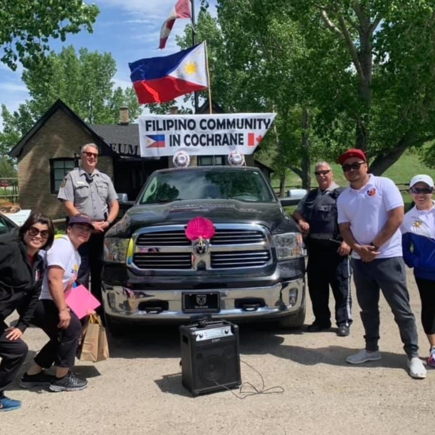 Officers posing for picture with community members