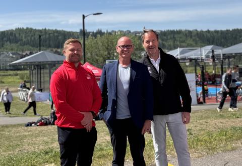 Left to right: Stuart McReynolds Jumpstart, Mayor Genung Rob Hatch, Cochrane Canadian Tire