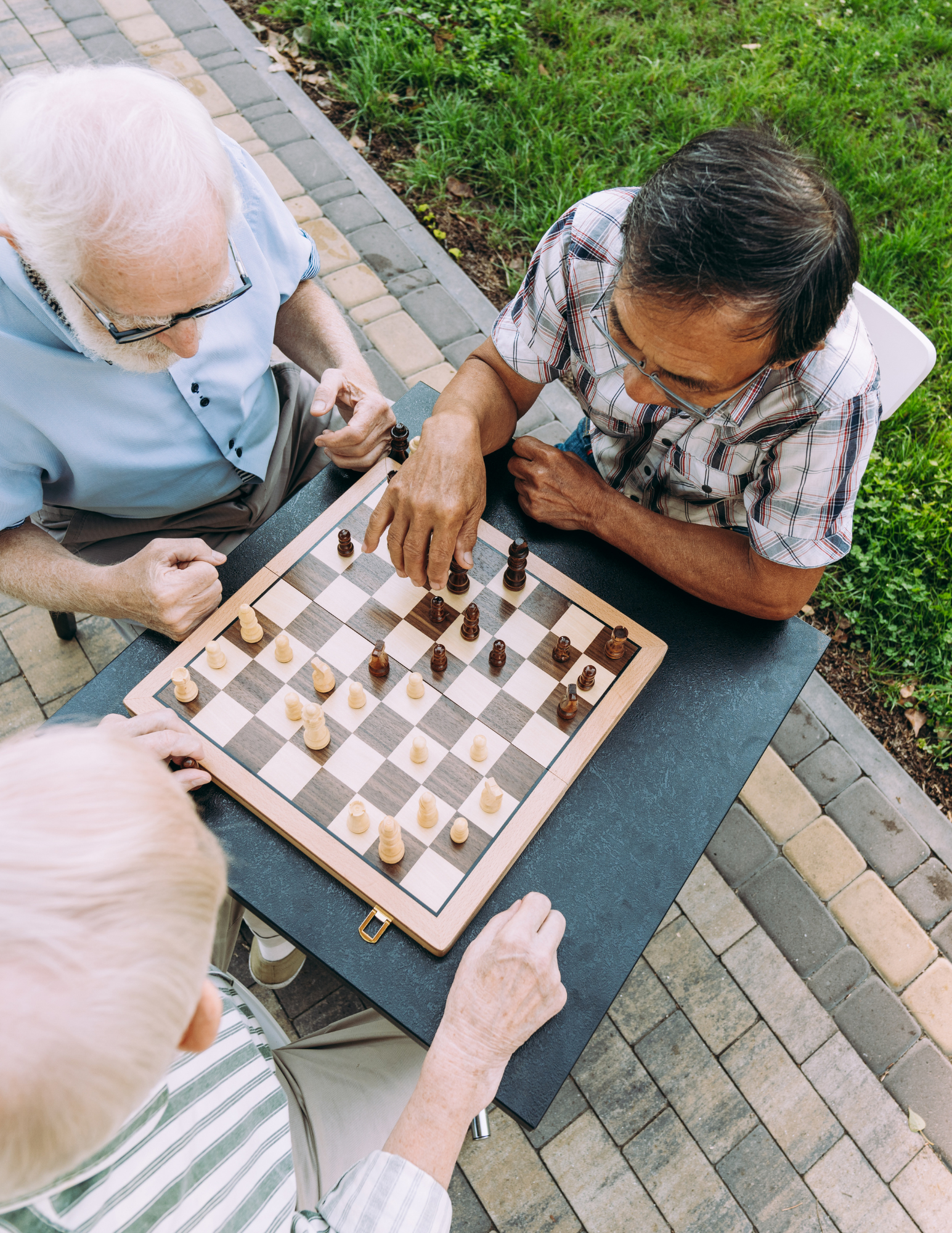 image of seniors playing chess